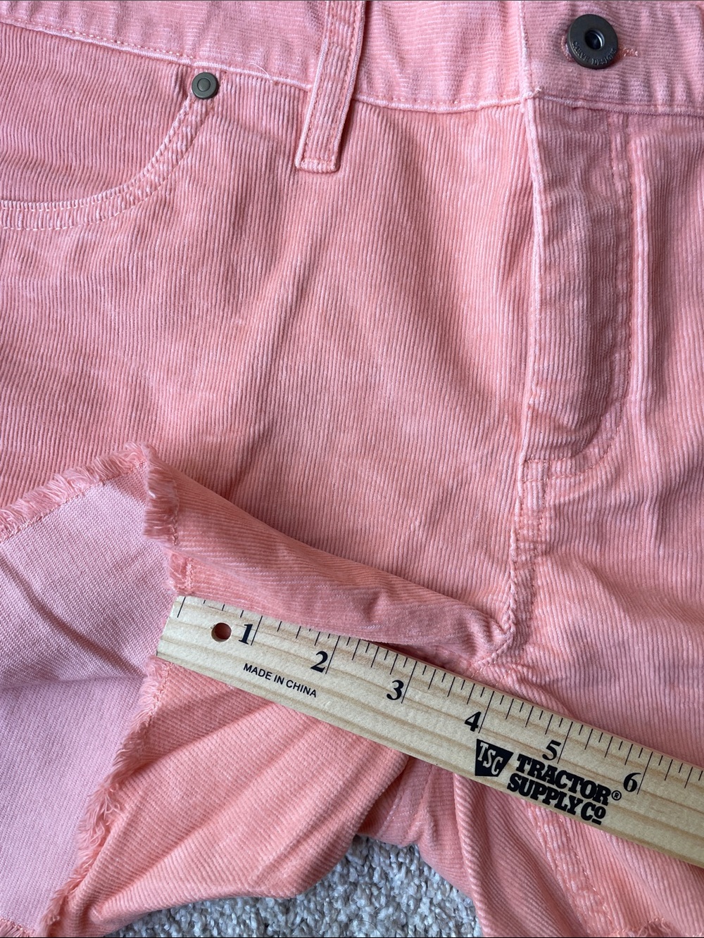 Carve Designs Sz 10 Peach Coral Corduroy Cutoff Shorts 3.5” Inseam - Picture 4 of 6